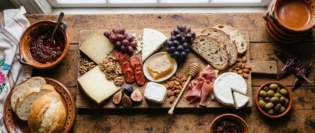 Cómo armar una tabla de quesos perfecta: guía paso a paso