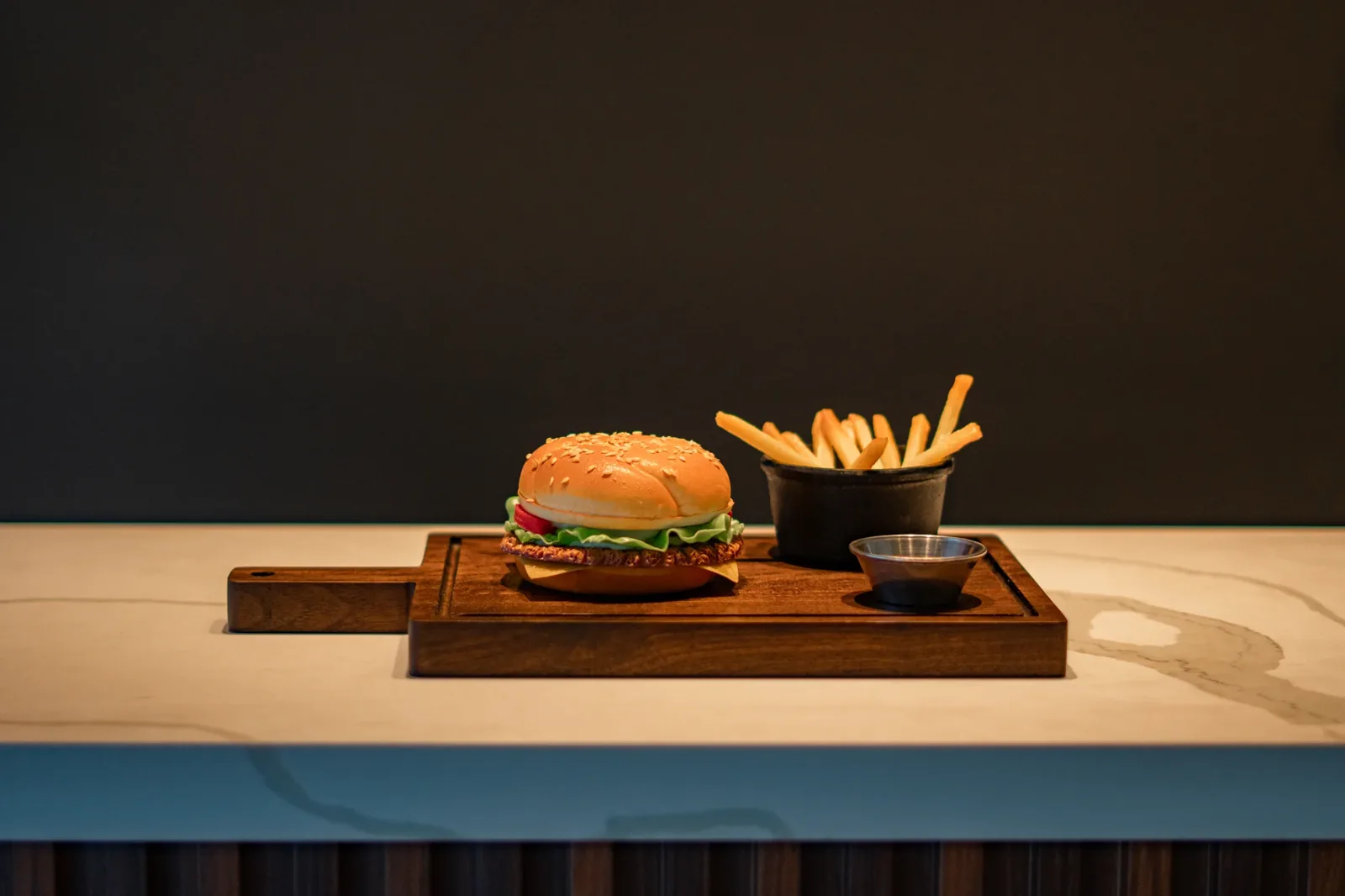 Cómo elegir tablas de emplatado para tu restaurante